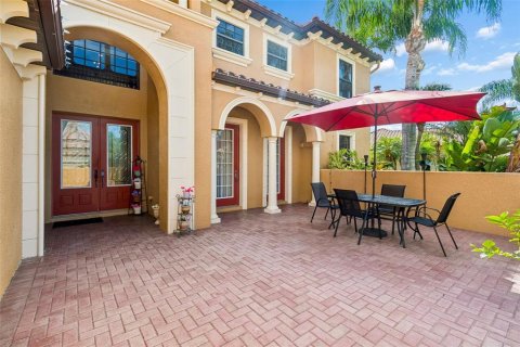 House in Land O' Lakes, Florida 6 bedrooms, 399.48 sq.m. № 2130971 - photo 7