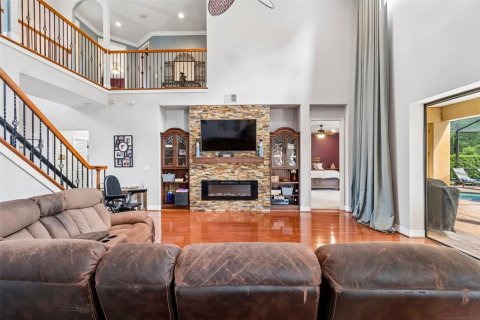 House in Land O' Lakes, Florida 6 bedrooms, 399.48 sq.m. № 2130971 - photo 18