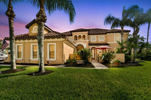 House in Land O' Lakes, Florida 6 bedrooms, 399.48 sq.m. № 2130971 - photo 2