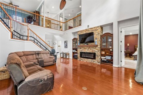 House in Land O' Lakes, Florida 6 bedrooms, 399.48 sq.m. № 2130971 - photo 17