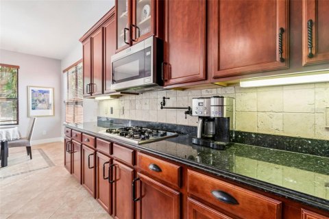 House in Land O' Lakes, Florida 6 bedrooms, 399.48 sq.m. № 2130971 - photo 28