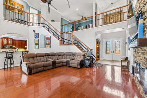 House in Land O' Lakes, Florida 6 bedrooms, 399.48 sq.m. № 2130971 - photo 16