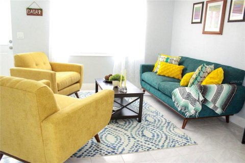 House in Tampa, Florida 3 bedrooms, 166.85 sq.m. № 1881327 - photo 5
