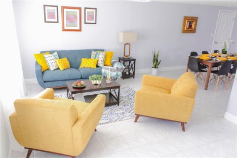 House in Tampa, Florida 3 bedrooms, 166.85 sq.m. № 1881327 - photo 8