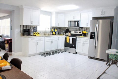 House in Tampa, Florida 3 bedrooms, 166.85 sq.m. № 1881327 - photo 16