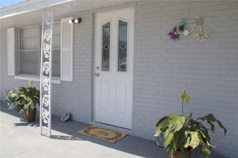 House in Tampa, Florida 3 bedrooms, 166.85 sq.m. № 1881327 - photo 1