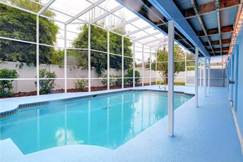 House in Saint Petersburg, Florida 4 bedrooms, 183.3 sq.m. № 1629047 - photo 29