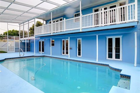 House in Saint Petersburg, Florida 4 bedrooms, 183.3 sq.m. № 1629047 - photo 27