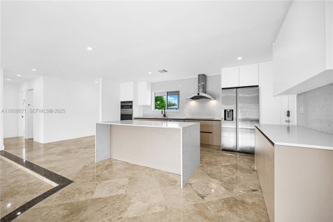 House in Fort Lauderdale, Florida 3 bedrooms, 144.93 sq.m. № 1987082 - photo 3