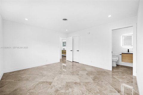House in Fort Lauderdale, Florida 3 bedrooms, 144.93 sq.m. № 1987082 - photo 20