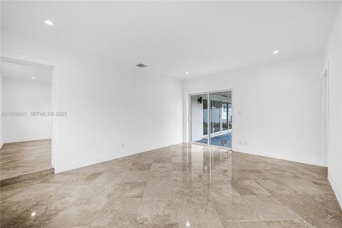 House in Fort Lauderdale, Florida 3 bedrooms, 144.93 sq.m. № 1987082 - photo 13
