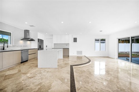 House in Fort Lauderdale, Florida 3 bedrooms, 144.93 sq.m. № 1987082 - photo 8