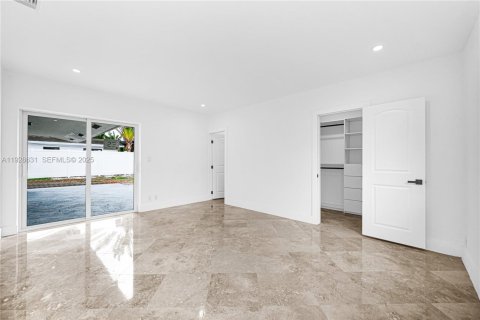 House in Fort Lauderdale, Florida 3 bedrooms, 144.93 sq.m. № 1987082 - photo 24