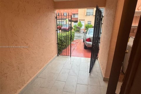 Купить кондоминиум в Хайалиа, Флорида 2 спальни, 112.23м2, № 1839415 - фото 3