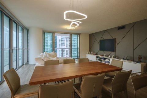 Condo in Sunny Isles Beach, Florida, 3 bedrooms  № 1921977 - photo 11