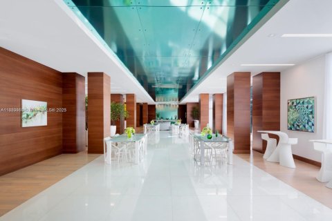 Condo in Sunny Isles Beach, Florida, 3 bedrooms  № 1921977 - photo 25