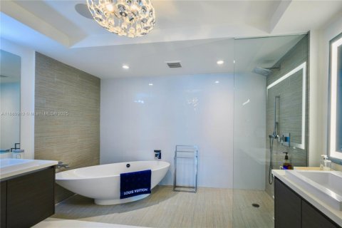 Condo in Sunny Isles Beach, Florida, 3 bedrooms  № 1921977 - photo 5