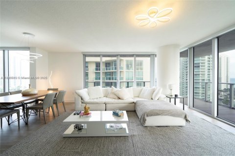 Condo in Sunny Isles Beach, Florida, 3 bedrooms  № 1921977 - photo 2