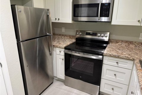 Condo in Orlando, Florida, 2 bedrooms  № 2225275 - photo 8