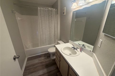 Condo in Orlando, Florida, 2 bedrooms  № 2225275 - photo 15