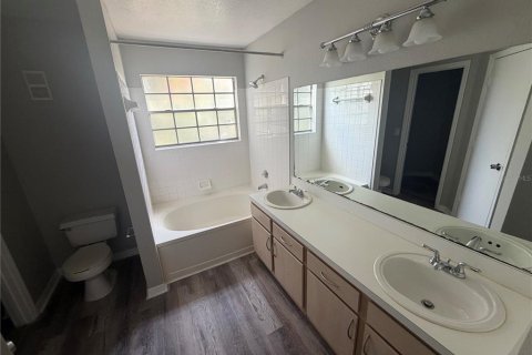Condo in Orlando, Florida, 2 bedrooms  № 2225275 - photo 16