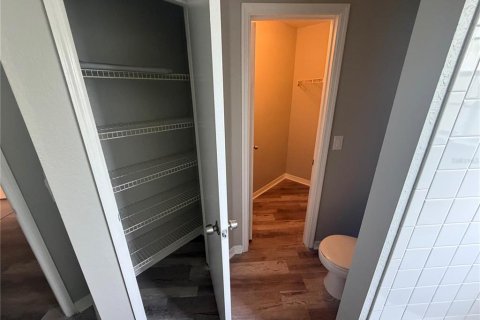 Condo in Orlando, Florida, 2 bedrooms  № 2225275 - photo 19