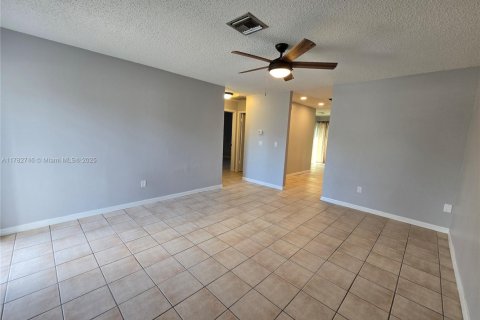 House in Stuart, Florida 3 bedrooms, 99.68 sq.m. № 1628166 - photo 3