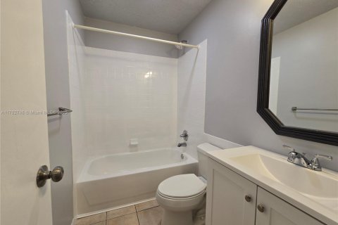 House in Stuart, Florida 3 bedrooms, 99.68 sq.m. № 1628166 - photo 6