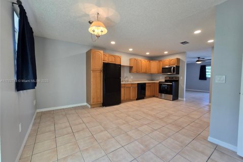 House in Stuart, Florida 3 bedrooms, 99.68 sq.m. № 1628166 - photo 10