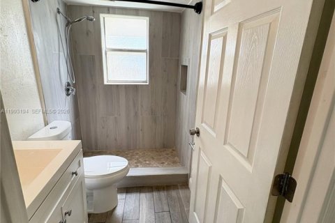 Condo in Oakland Park, Florida, 3 bedrooms № 2055799 - photo 12