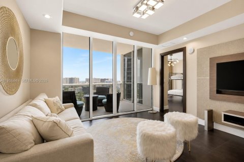 Condo in Sunny Isles Beach, Florida, 3 bedrooms № 2090665 - photo 14
