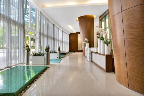 Condo in Sunny Isles Beach, Florida, 3 bedrooms № 2090665 - photo 2
