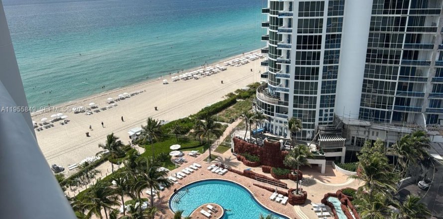 Condo in Sunny Isles Beach, Florida, 3 bedrooms № 2090665