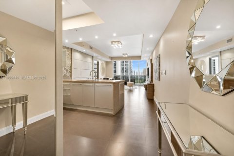 Condo in Sunny Isles Beach, Florida, 3 bedrooms № 2090665 - photo 5