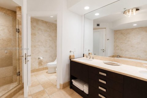 Condo in Sunny Isles Beach, Florida, 3 bedrooms № 2090665 - photo 10