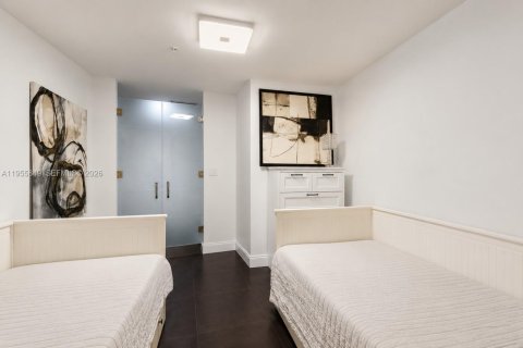 Condo in Sunny Isles Beach, Florida, 3 bedrooms № 2090665 - photo 18