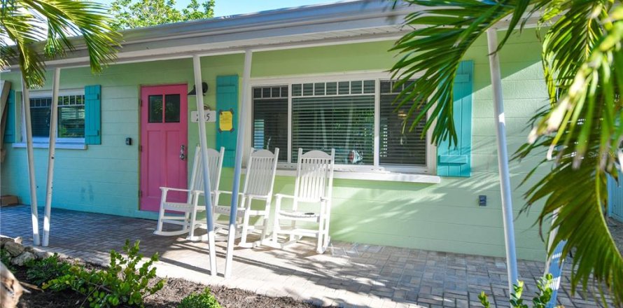 House in Anna Maria, Florida 4 bedrooms, 140.75 sq.m. № 1717375