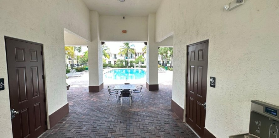 Adosado en Coconut Creek, Florida 3 dormitorios, 198.07 m2 № 1231256