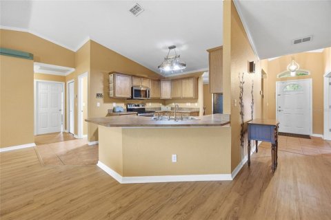 House in Summerfield, Florida 3 bedrooms, 172.8 sq.m. № 2142441 - photo 14