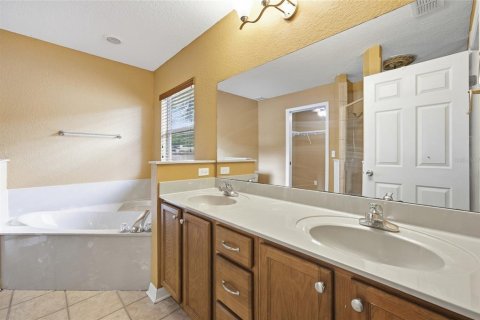 House in Summerfield, Florida 3 bedrooms, 172.8 sq.m. № 2142441 - photo 27