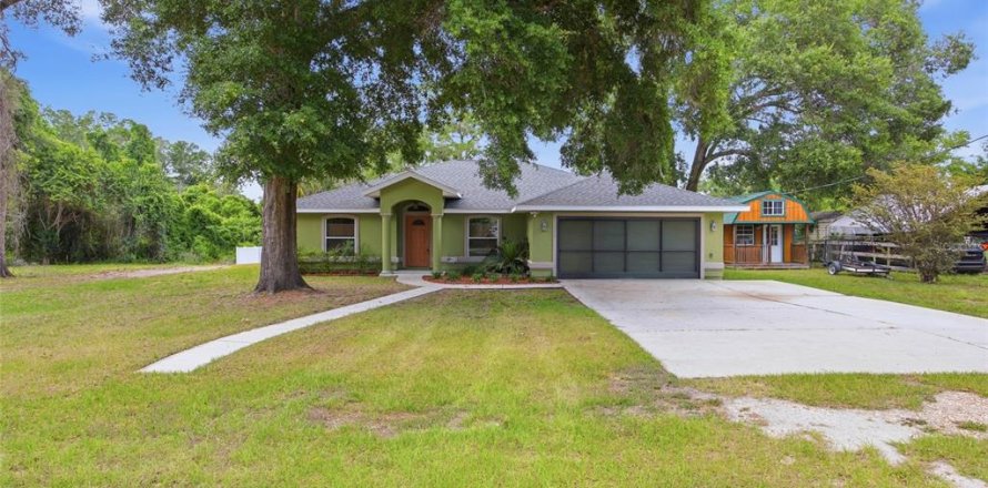 House in Summerfield, Florida 3 bedrooms, 172.8 sq.m. № 2142441