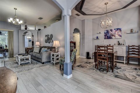 Villa ou maison à vendre à Land O' Lakes, Floride: 4 chambres, 230.96 m2 № 1886723 - photo 6