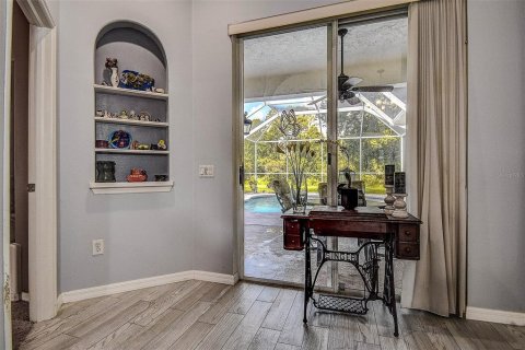 Villa ou maison à vendre à Land O' Lakes, Floride: 4 chambres, 230.96 m2 № 1886723 - photo 11