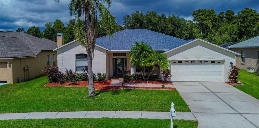 Villa ou maison à Land O' Lakes, Floride 4 chambres, 230.96 m2 № 1886723