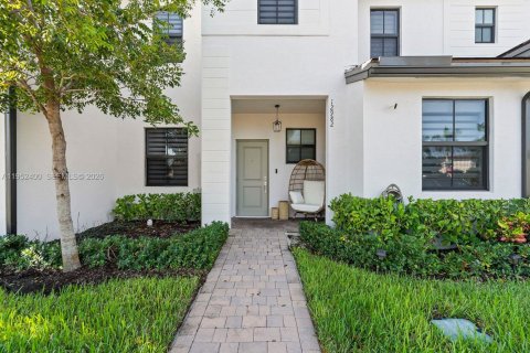 Купить таунхаус в Хомстед, Флорида 3 спальни, 137.77м2, № 2007424 - фото 23