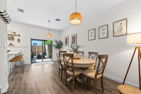 Купить таунхаус в Хомстед, Флорида 3 спальни, 137.77м2, № 2007424 - фото 4