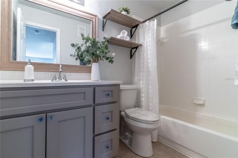 Condo in Orlando, Florida, 2 bedrooms  № 2380429 - photo 25