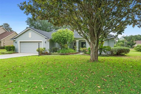 House in Sorrento, Florida 4 bedrooms, 192.03 sq.m. № 1681741 - photo 2