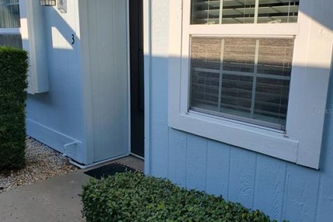 Condo in Port Richey, Florida, 2 bedrooms  № 2221443 - photo 2