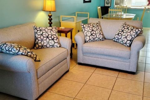 Condo in Port Richey, Florida, 2 bedrooms  № 2221443 - photo 4